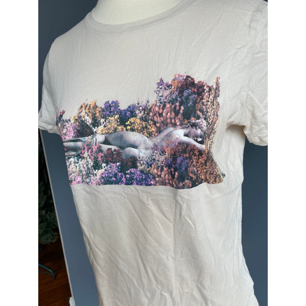 NA-KD tan graphic tee